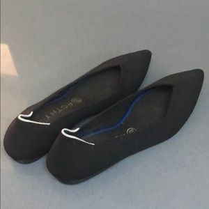 Rothy’s THE POINT black classic flats